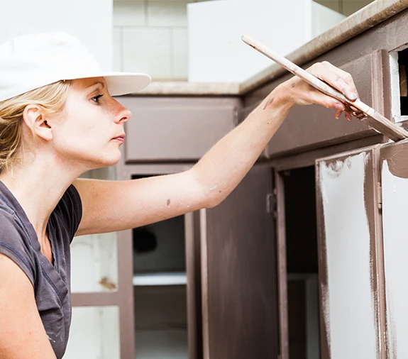 Experienced Kitchen Cabinets Painting Service